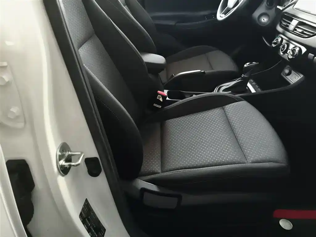 Hyundai Elantra 2018 1.6L Auto Joy GL (China V) фото 25