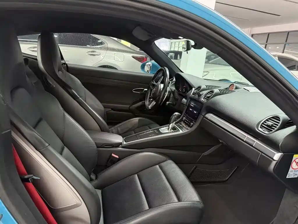 Porsche 718 2016 Cayman 2.0T фото 4