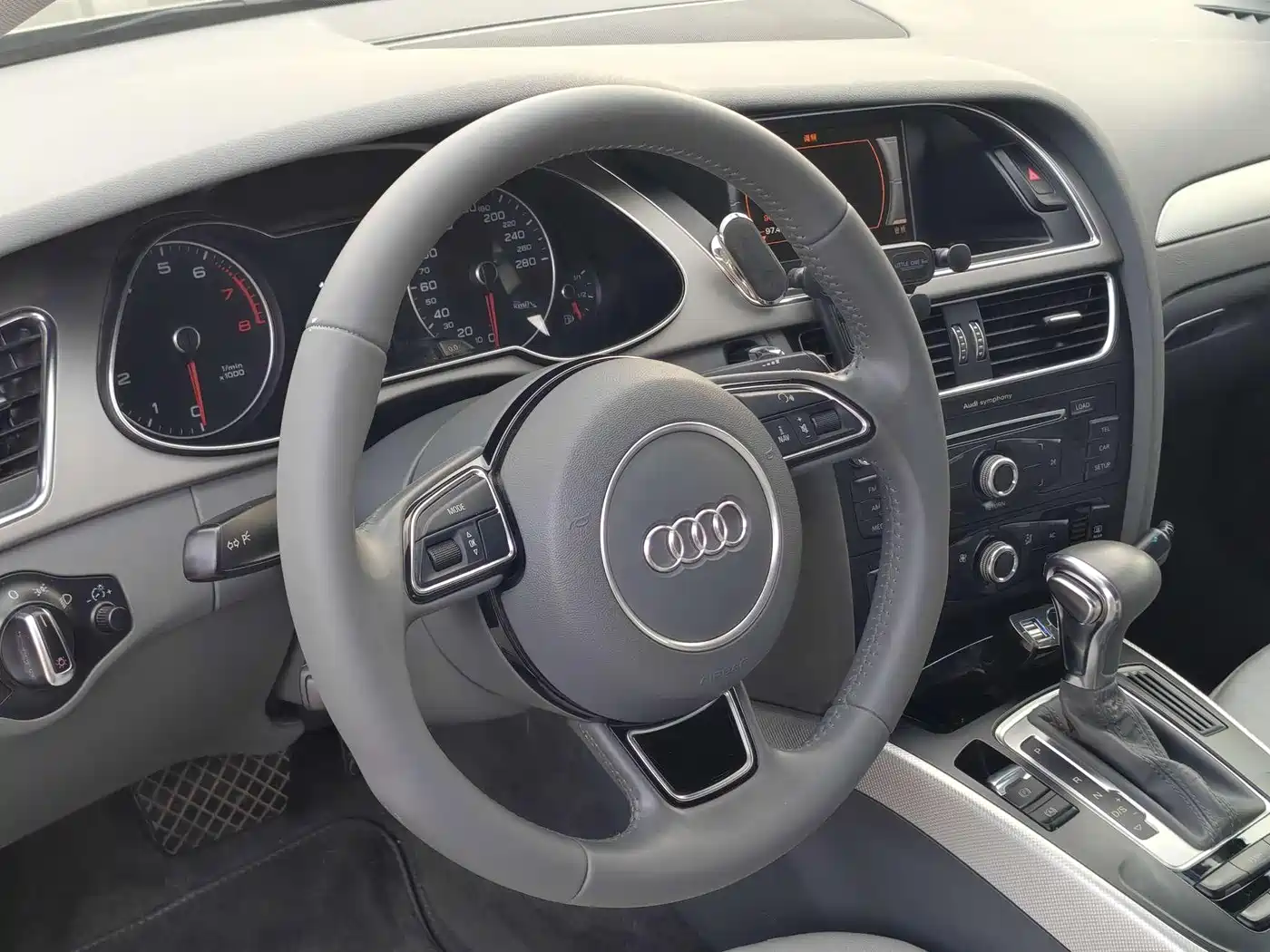 Audi A4L 2013 35 TFSI Automatic Standard фото 5