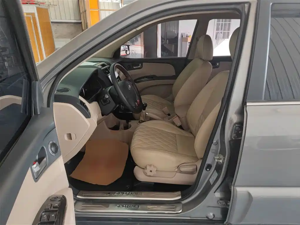 Kia Sportage 2013 2.0L Manual 2WD GL фото 11