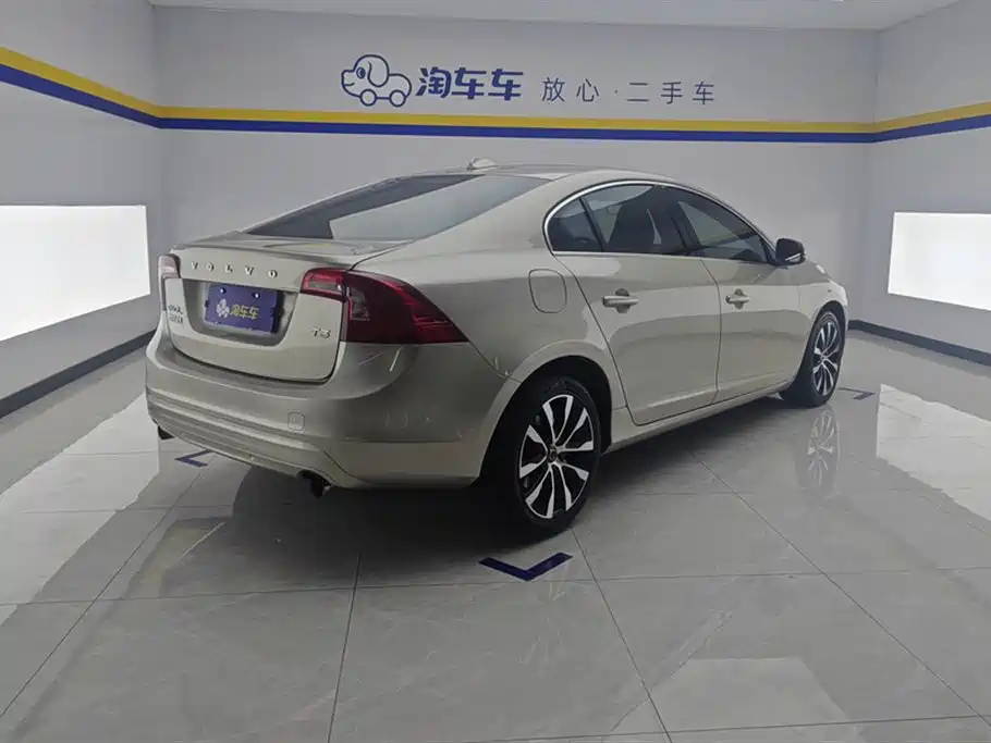 Фото 3 - Volvo S60