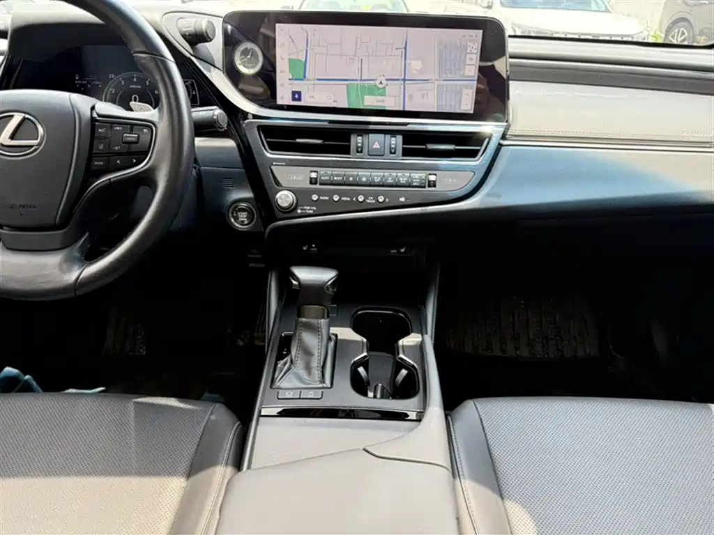 Lexus ES 2022 200 Excellence Edition фото 12