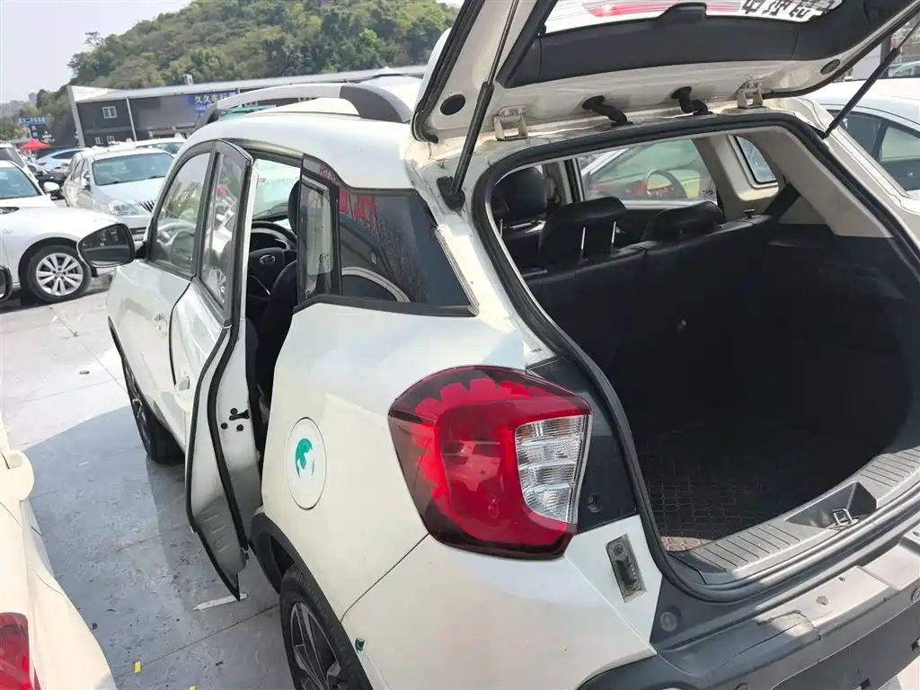 BAIC Changhe Q35 2017 2016 1.5L Manual Smart Edition
