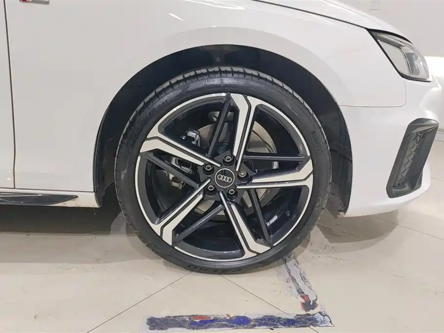 Audi A4L 2024 40 TFSI Luxury Dynamic фото 6