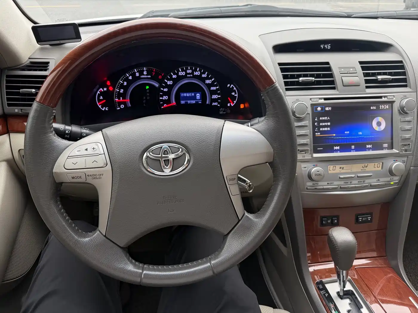Toyota Camry 2013 200G Classic Luxury Edition фото 8