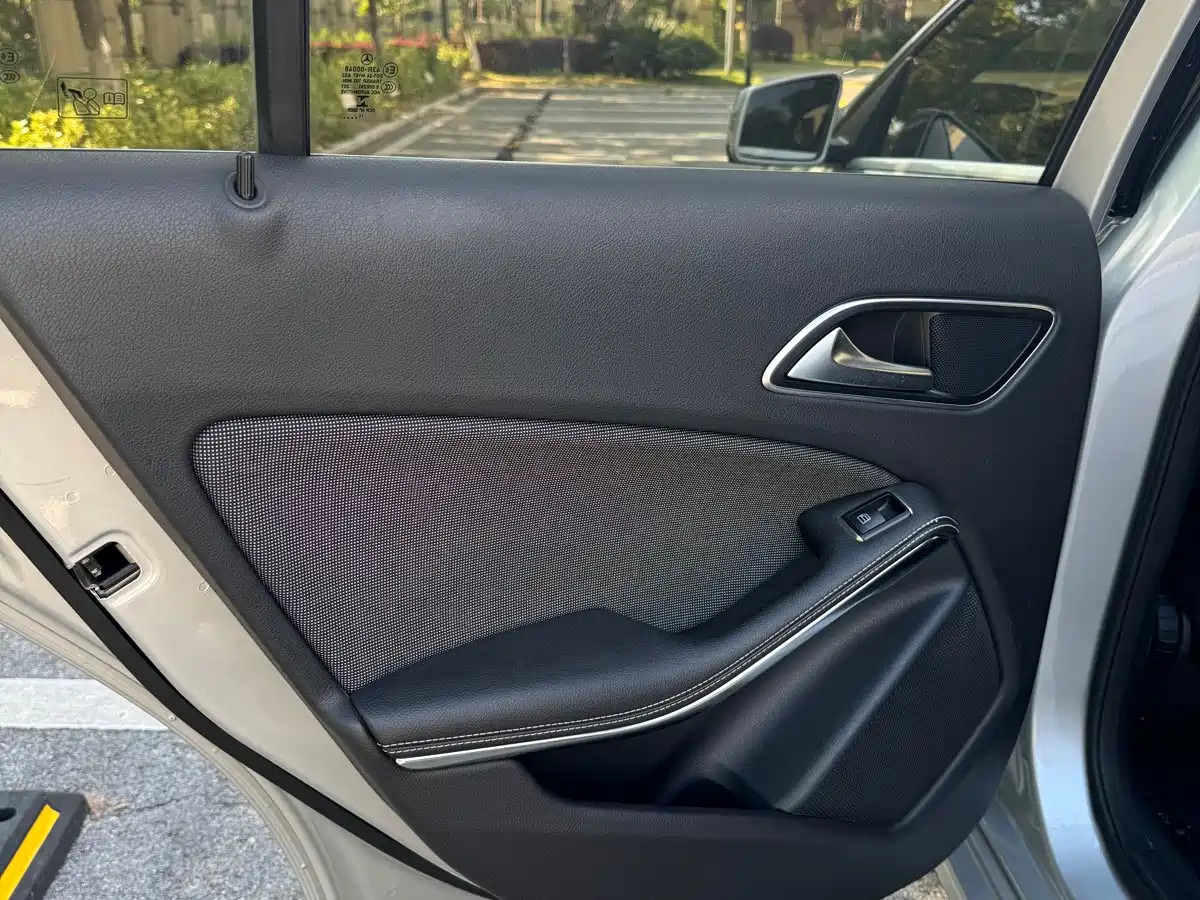 Mercedes-Benz A-Class (Import) 2015 A 180 фото 7