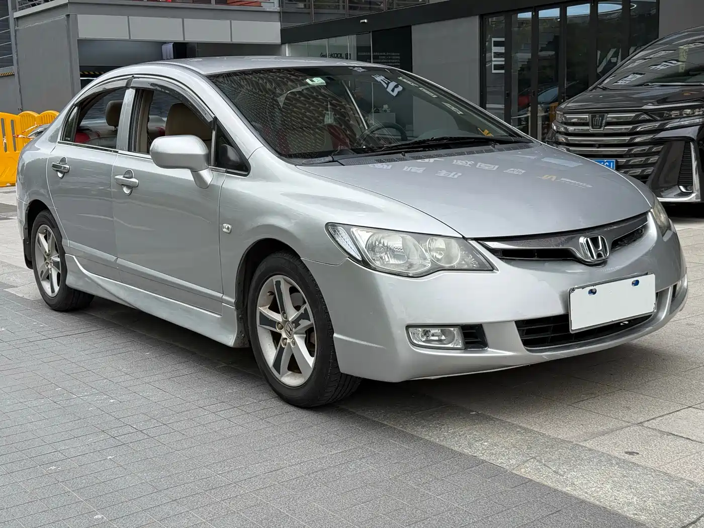 CIIMO CIIMO 2014 2012 1.8L Automatic