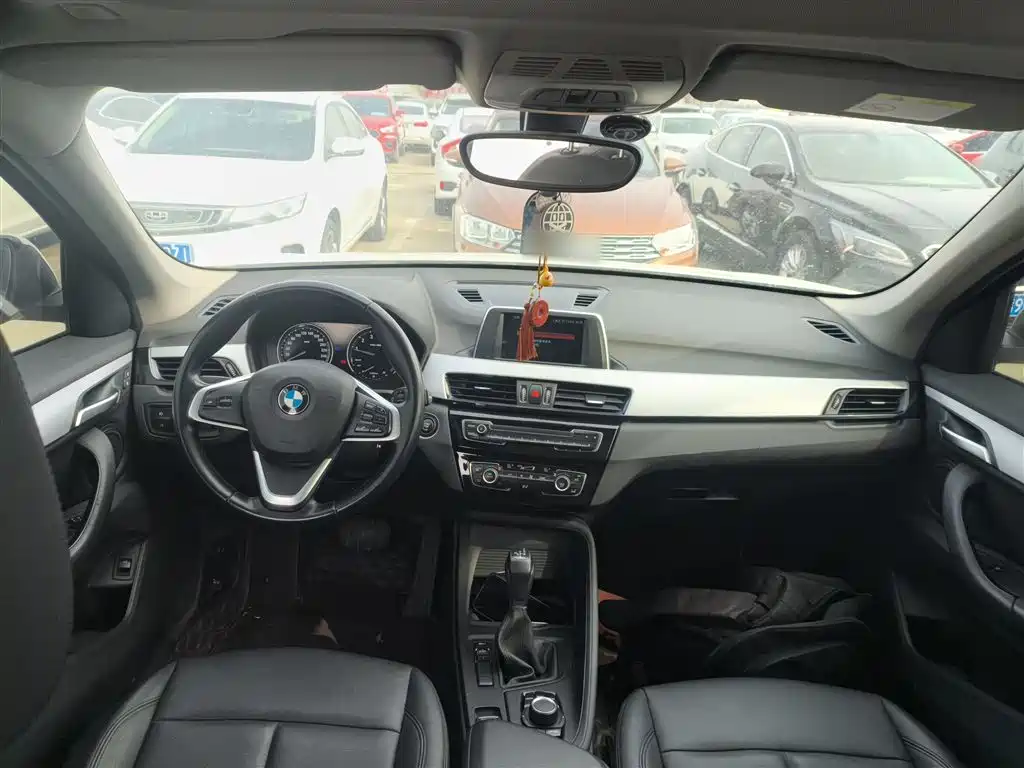 BMW X1 2019 sDrive20Li Leading Model фото 10