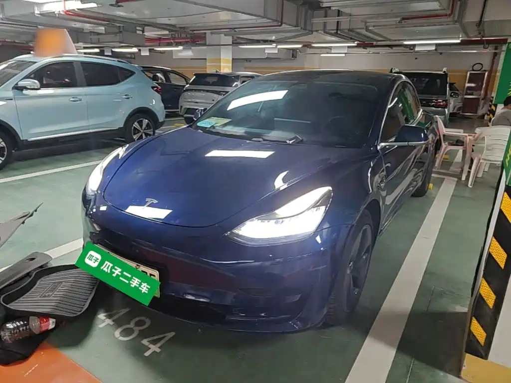 Фото 1 - Tesla Model 3