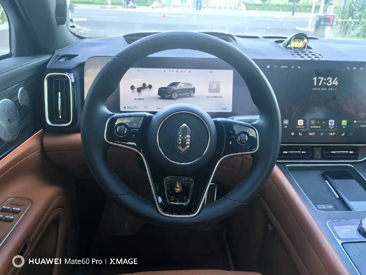 AITO Wenjie AITO M9 2024 Range Extender Max Edition 42kWh 6-seater фото 16
