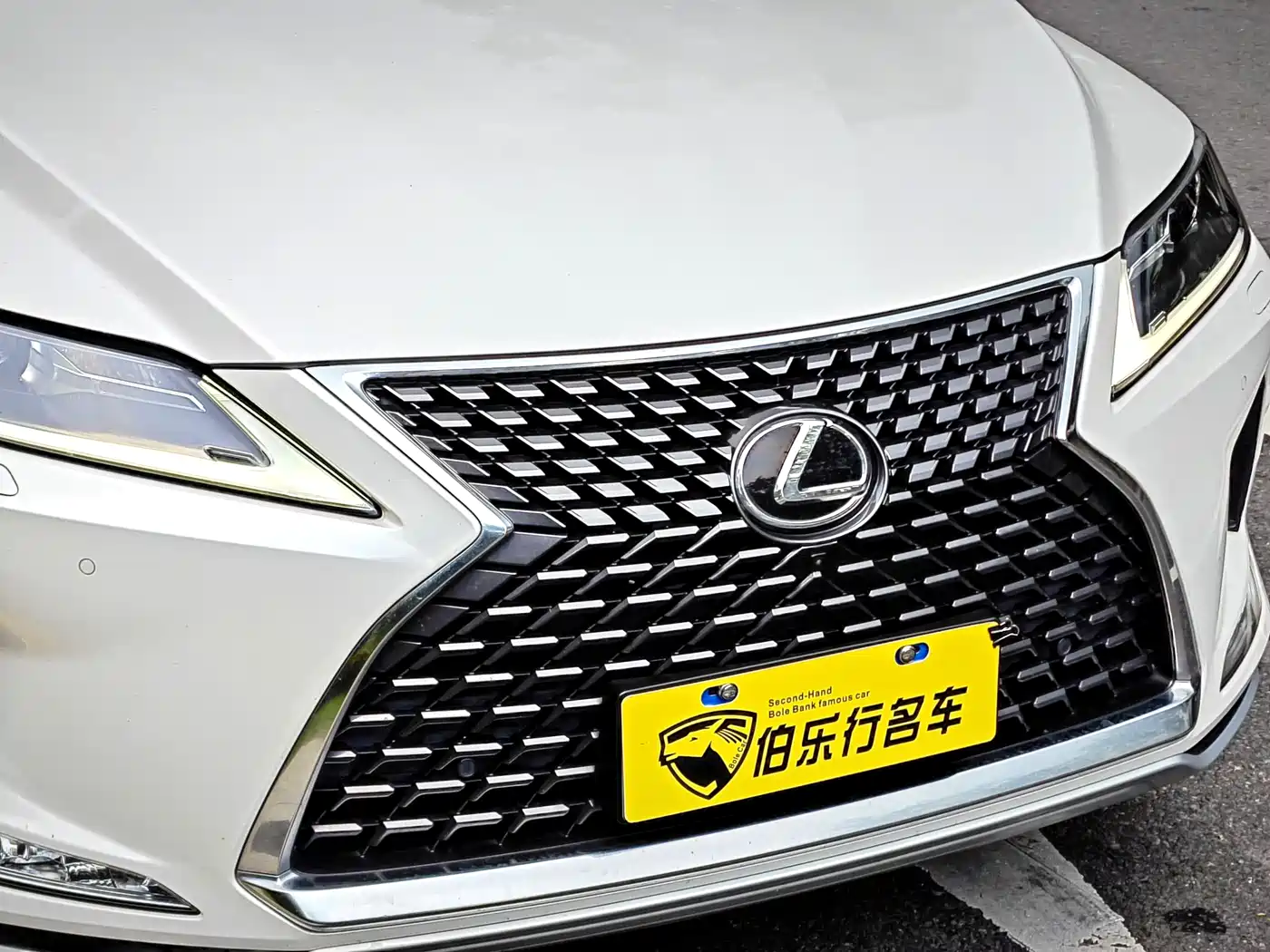 Lexus RX 2020 Facelift 300 2WD Elite Edition фото 3