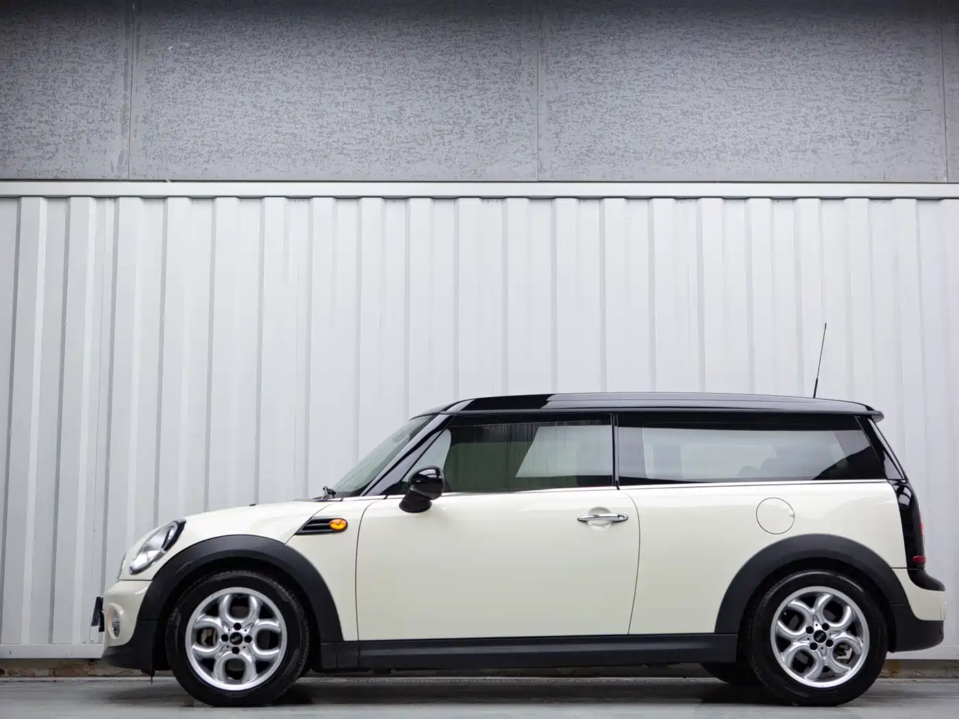 MINI CLUBMAN 2012 2011 1.6L COOPER Fun