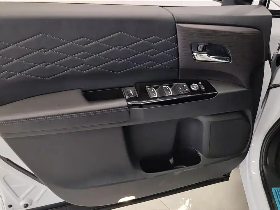 Honda Elysion 2024 2024 2.0L e:HEV Luxury Edition