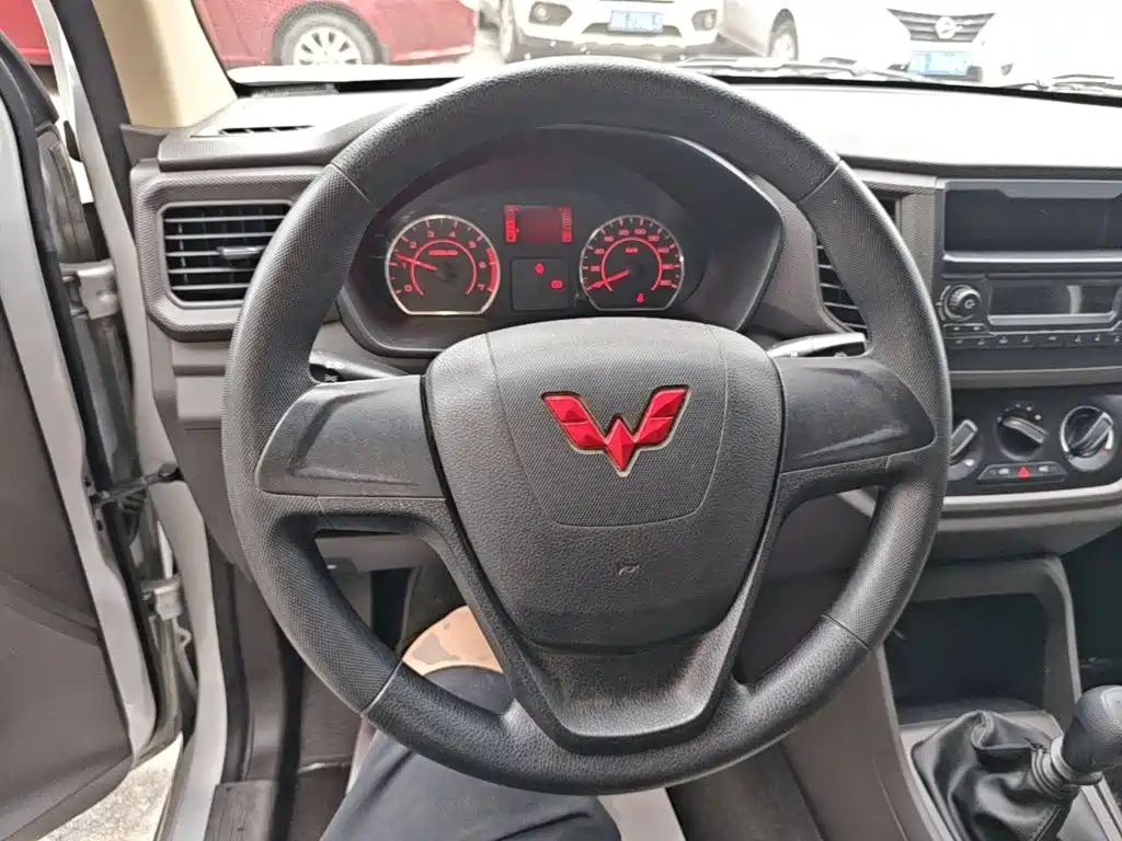 Wuling Motors Wuling Hongguang V 2024 2022 1.5L Power Take Edition Electric Power Steering LAR