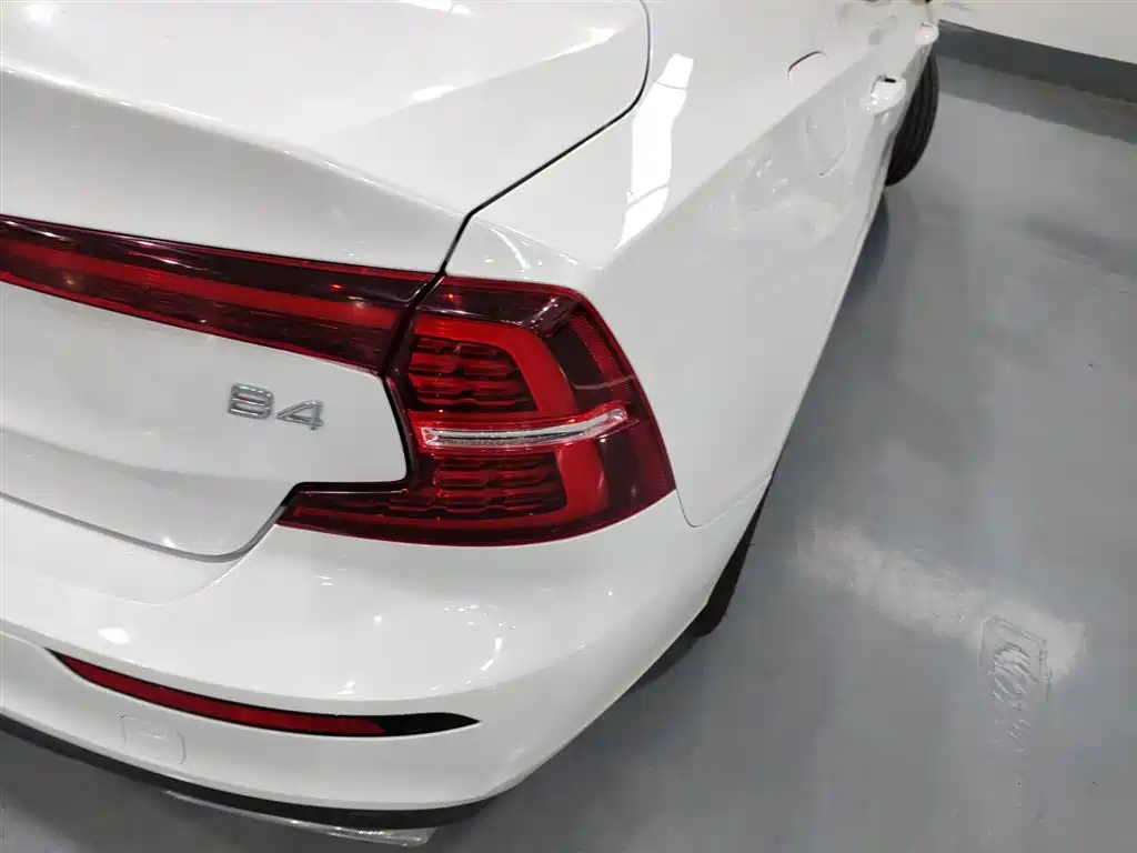 Фото 24 - Volvo S60