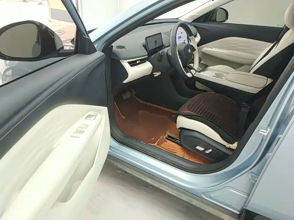 ARCFOX T1 2025 2025 425 Mid-range Version