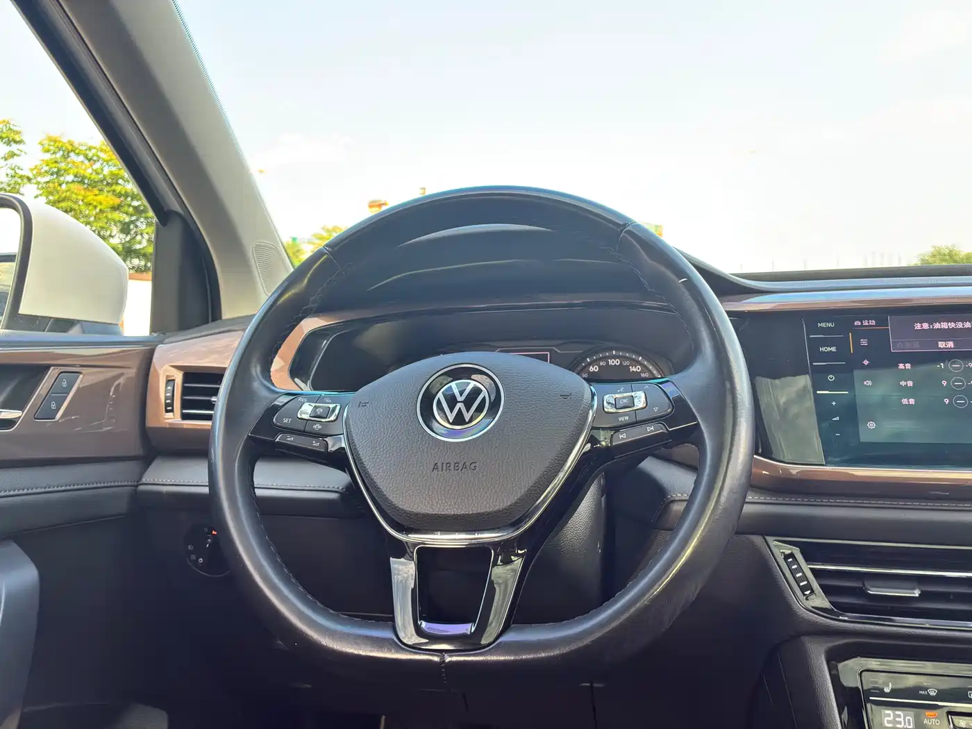 Volkswagen Tharu 2021 Model 280TSI 2WD Luxury Edition фото 13