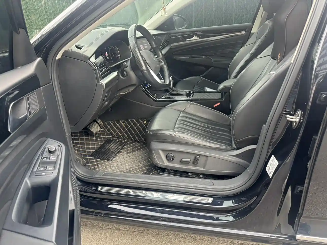Volkswagen Passat 2022 330TSI Starlight Elite Edition фото 5