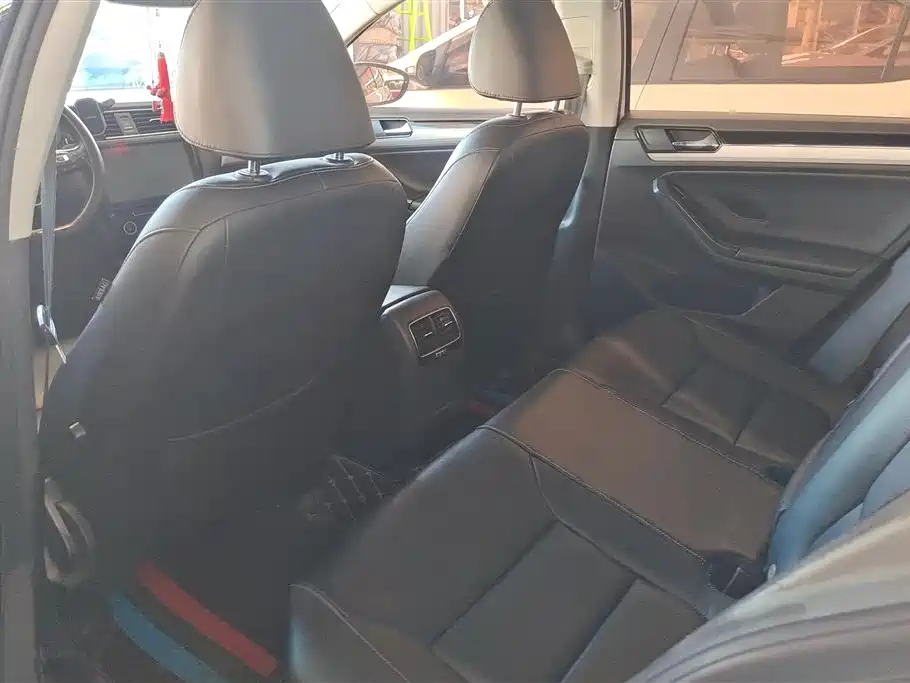 Volkswagen Sagitar 2017 180TSI Auto Exclusive Edition фото 11