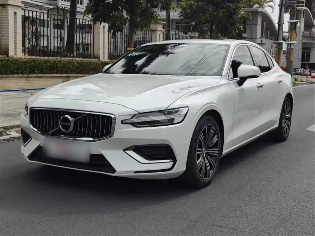 Фото 1 - Volvo S60