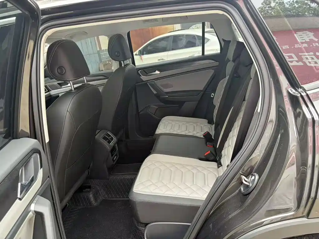 Volkswagen Tayron 2025 2024 330TSI 2WD Luxury Plus Advanced