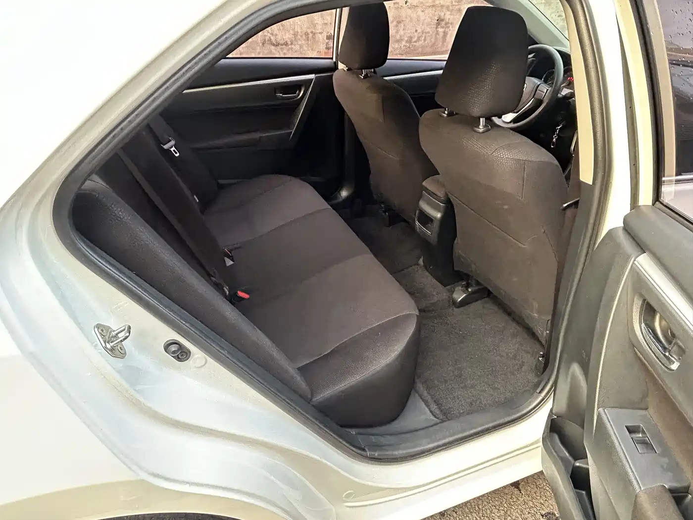 Toyota Corolla 2017 Facelift 1.2T S-CVT GL фото 10