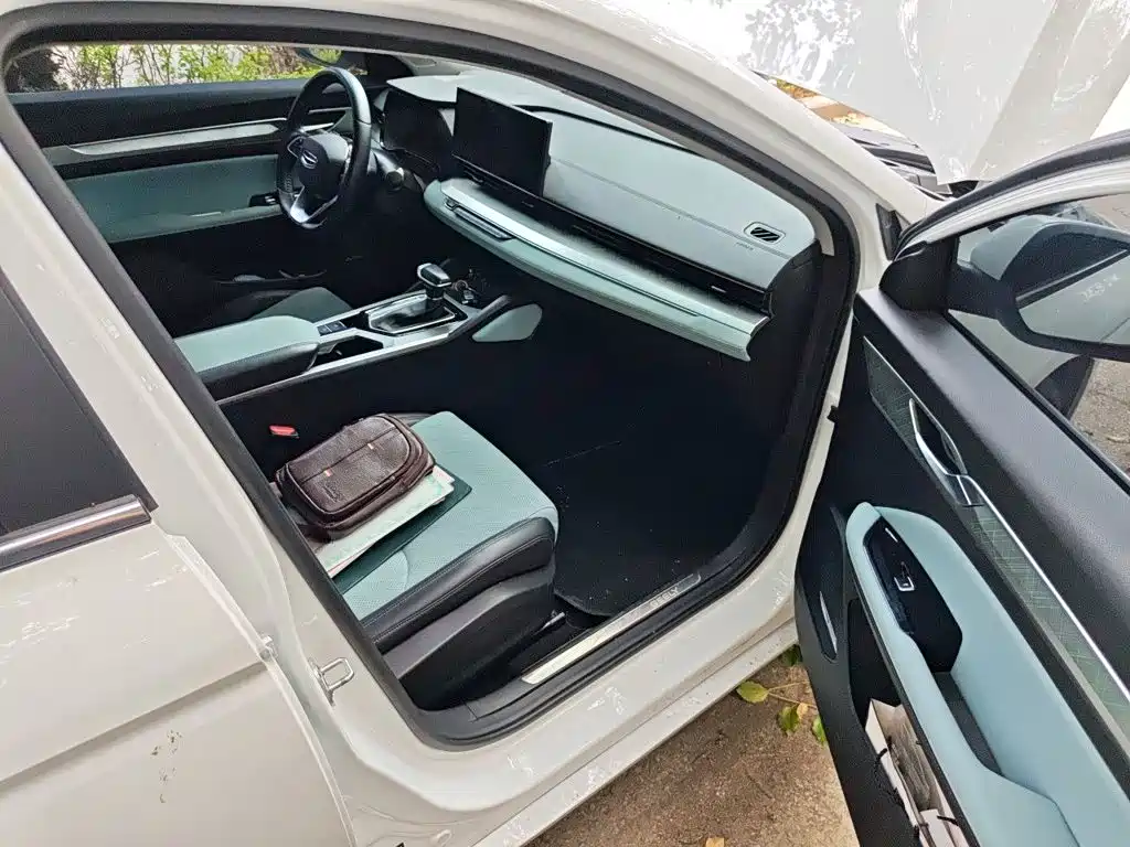 Geely Emgrand L 2022 2022 1.4T CVT Supreme