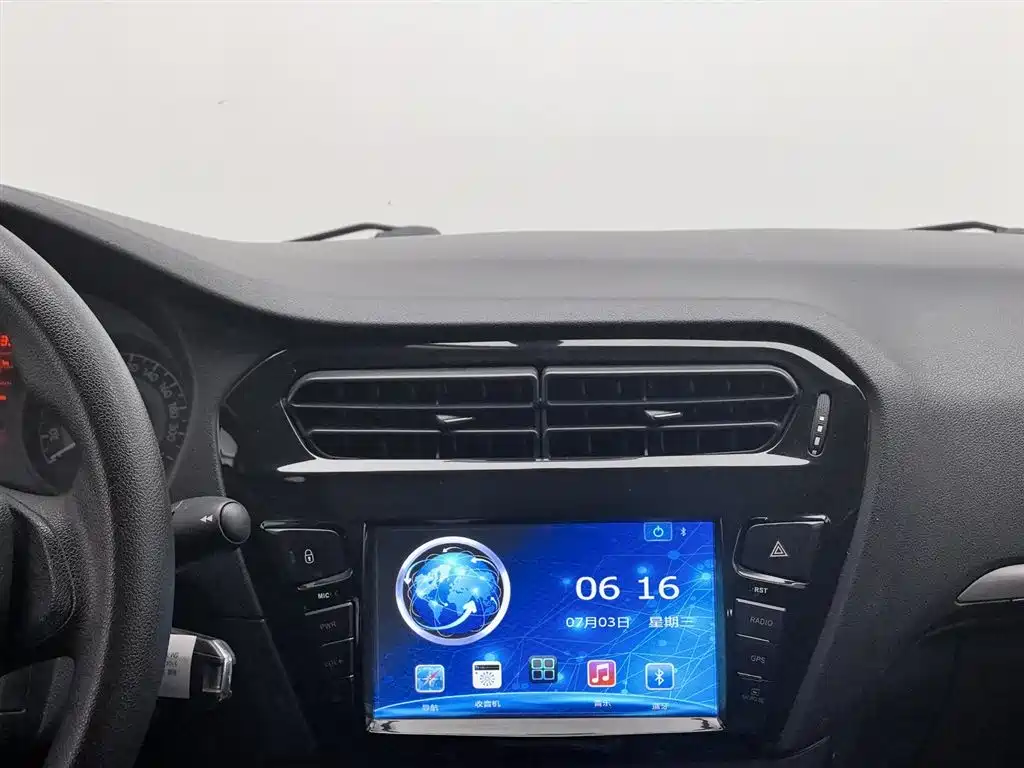 Peugeot 301 2016 1.6L Manual Comfort Edition фото 12
