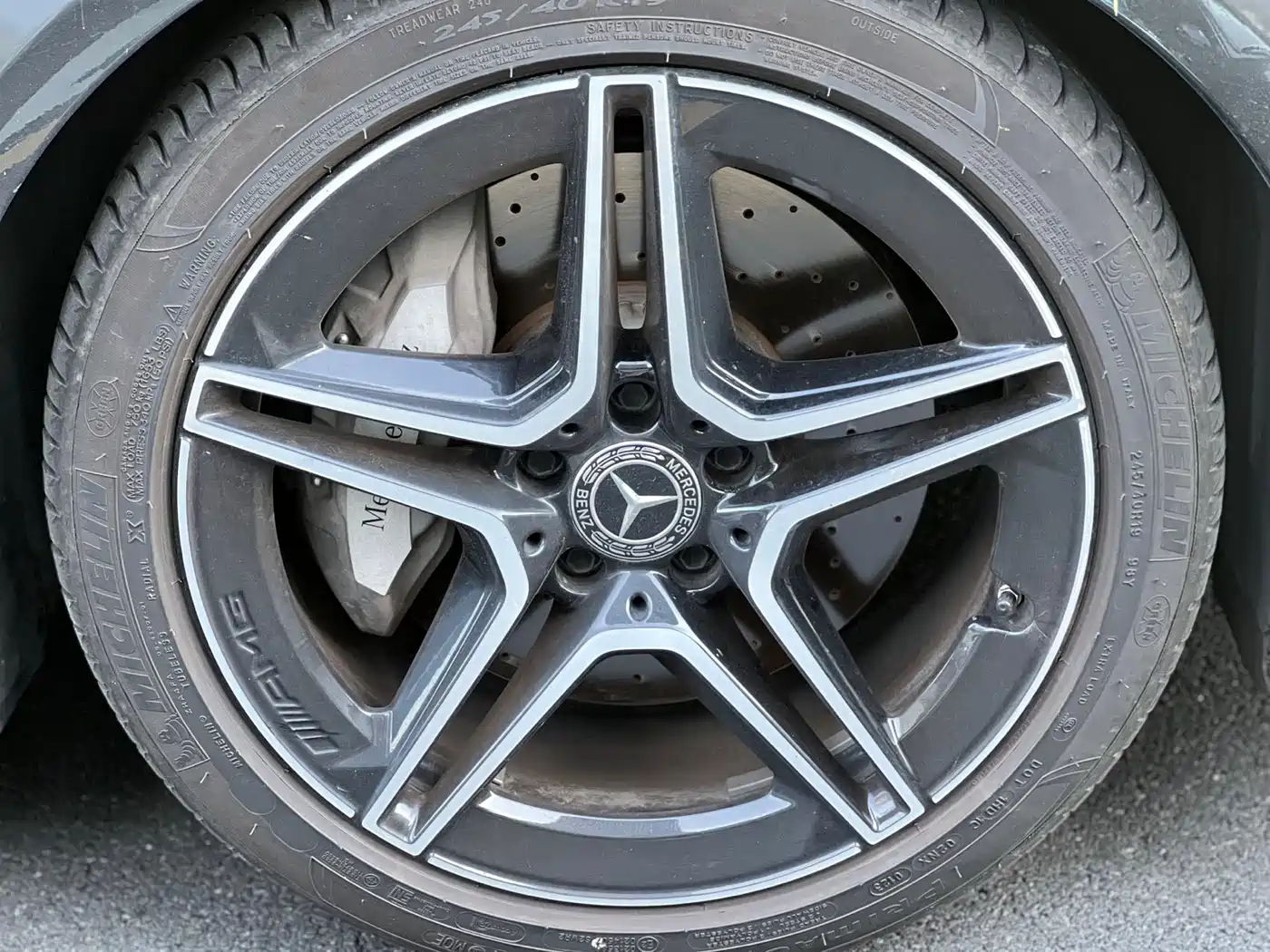 Mercedes-Benz CLS 2023 Model CLS 300 Sport Version фото 10