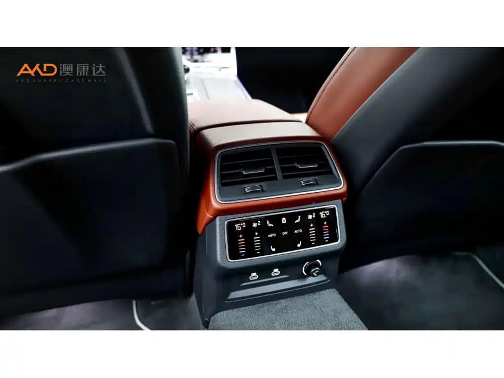 Audi A7L 2024 45 TFSI quattro S-line Black Warrior Edition фото 9
