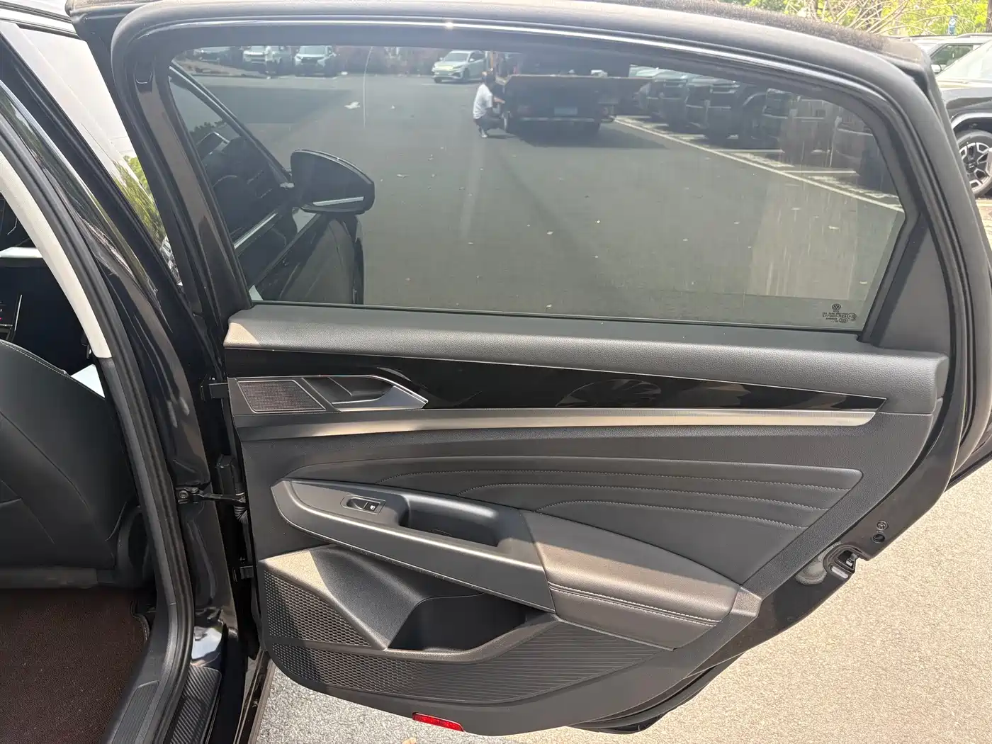 Volkswagen Passat 2023 Facelift 330TSI Starlight Elite Edition фото 8