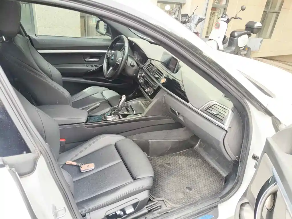 BMW 3 Series GT 2021 2020 320i M Sport Package