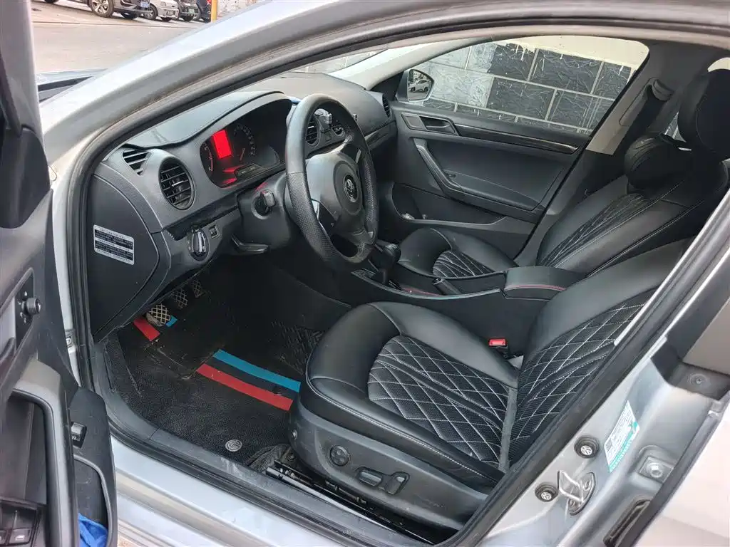 Volkswagen Jetta 2015 Quality Edition 1.4L Manual Fashion фото 16