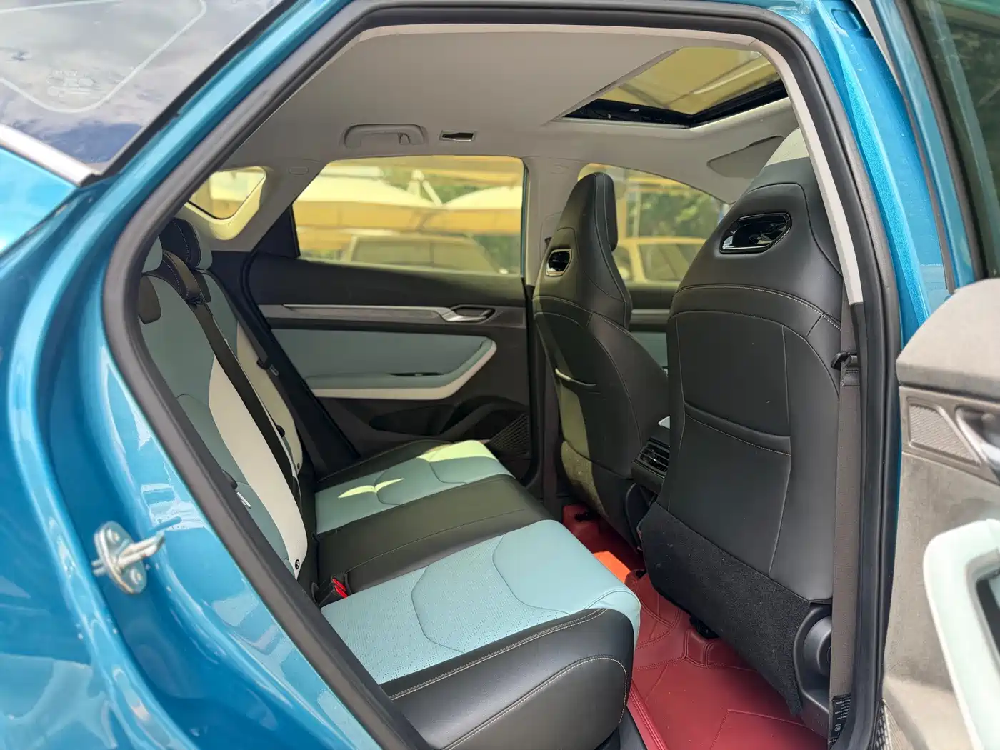 Geely Emgrand S 2022 2022 1.4T CVT Crossover Player