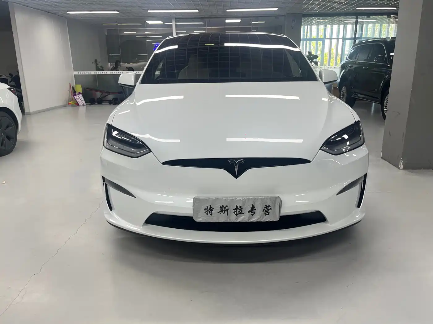 TESLA MODEL X