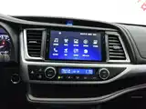 Фото 10 - Toyota Highlander