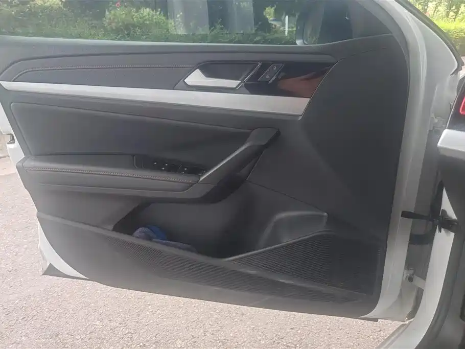 Volkswagen Lavida 2023 Model 300TSI DSG Starlight Leading Edition фото 7