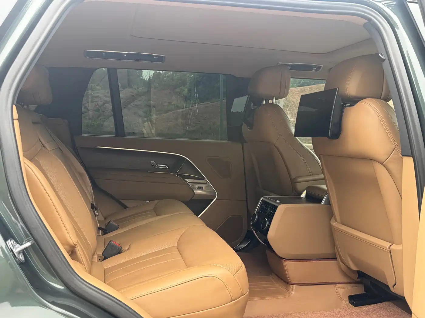 Land Rover Range Rover 2023 3.0 L6 400PS Genesis Extended Version фото 8