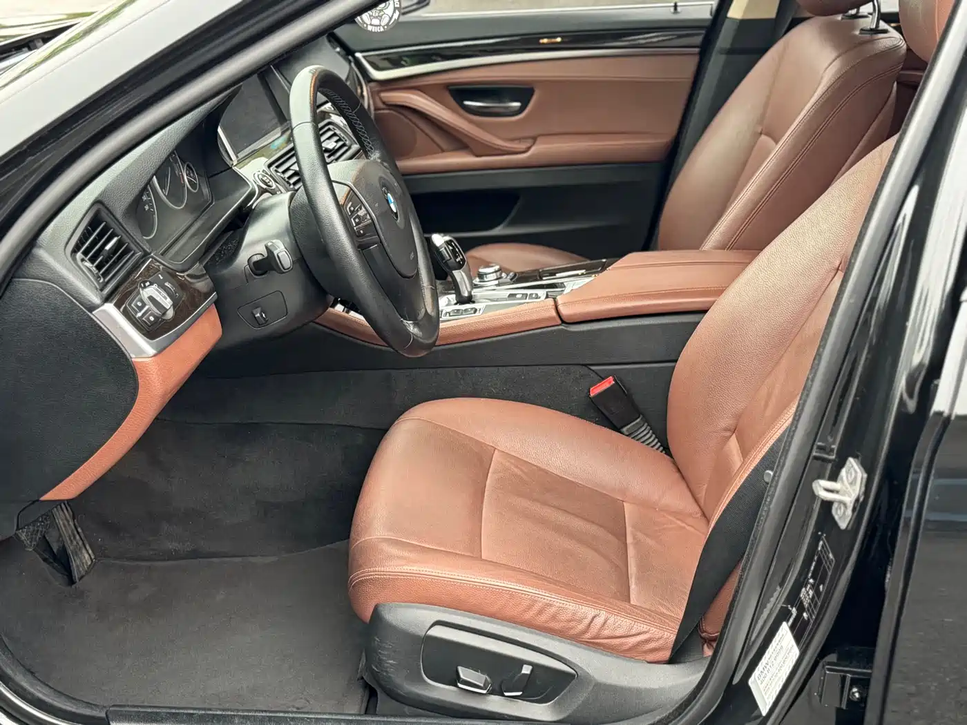 BMW 5 Series 2014 525Li Leading фото 3