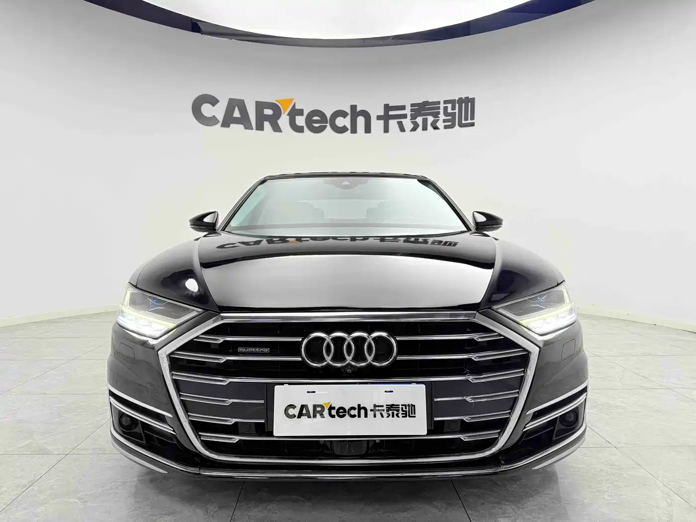 Photo 2 - Audi A8