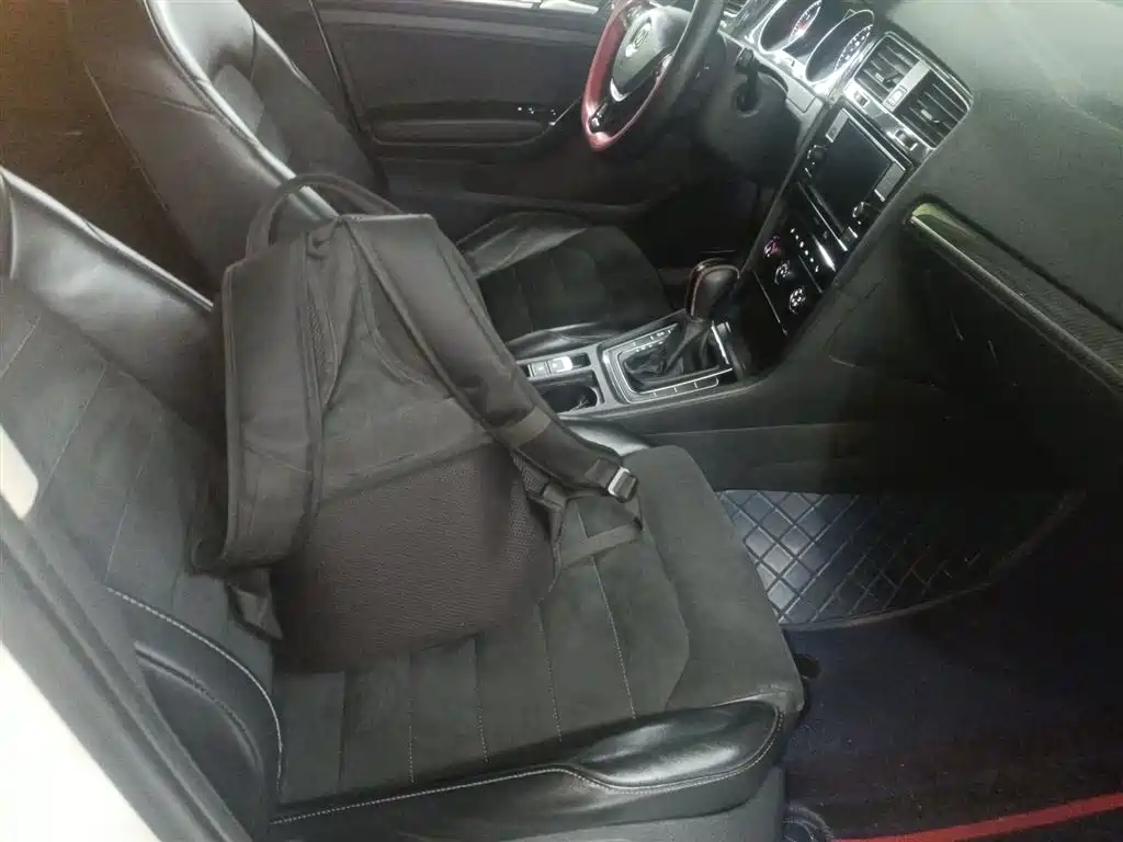 Volkswagen Golf 2018 230TSI Automatic Luxury фото 19