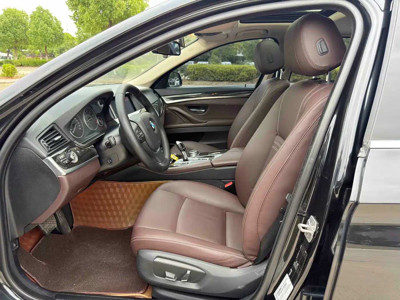 BMW 5 Series 2014 525Li Luxury Design Package фото 7