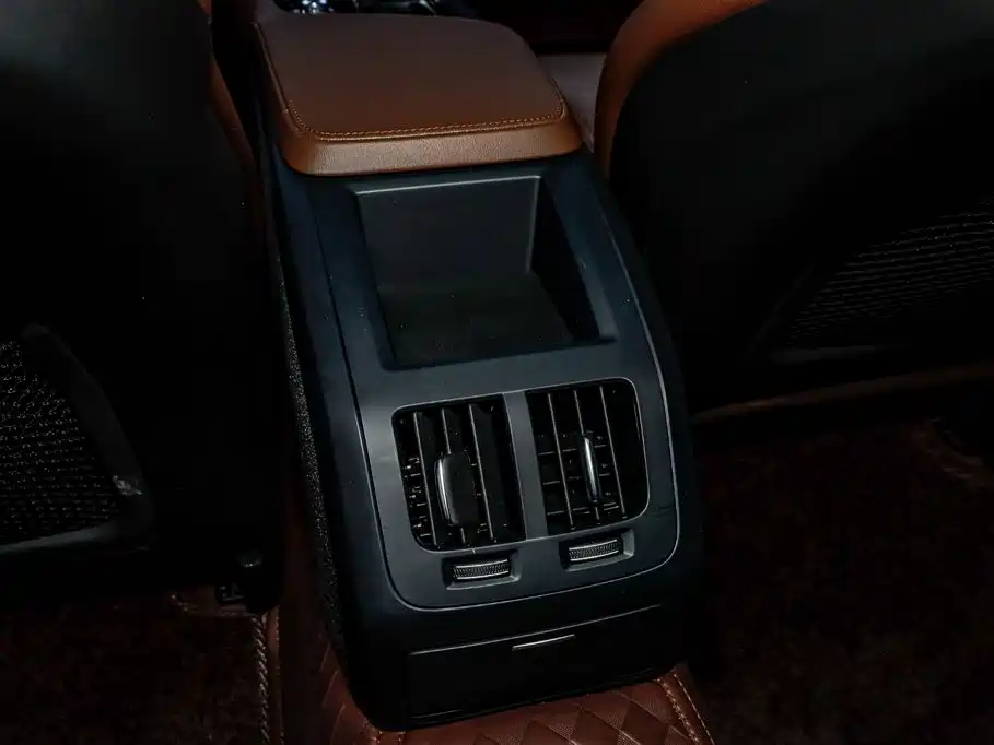 Volvo S90 2025 2024 B5 Momentum Luxury Edition