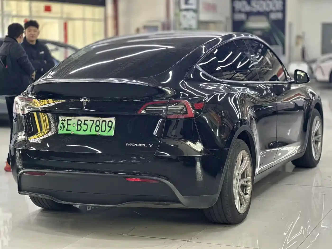 TESLA MODEL Y