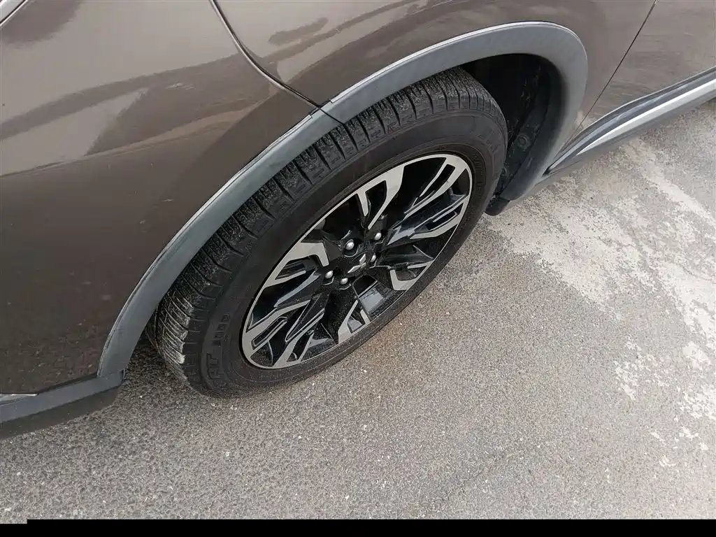 Mitsubishi Outlander 2019 2.4L 4WD Deluxe Edition 7-seater China V фото 22