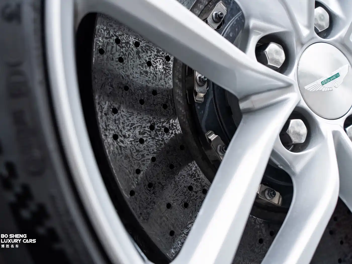 Aston Martin Virage 2012 6.0 Coupe фото 21