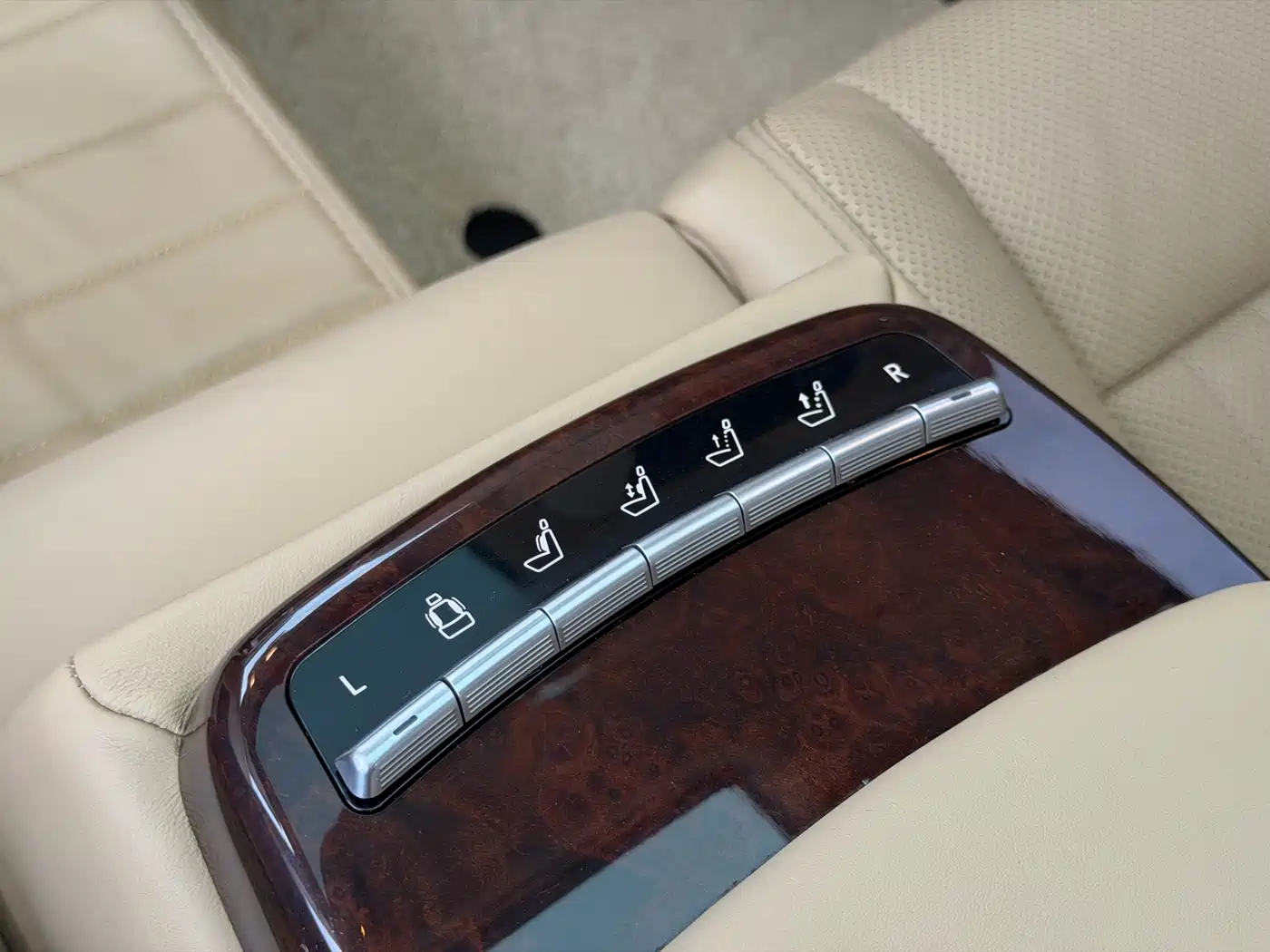 Mercedes-Benz S-Class 2010 S 600 L фото 27