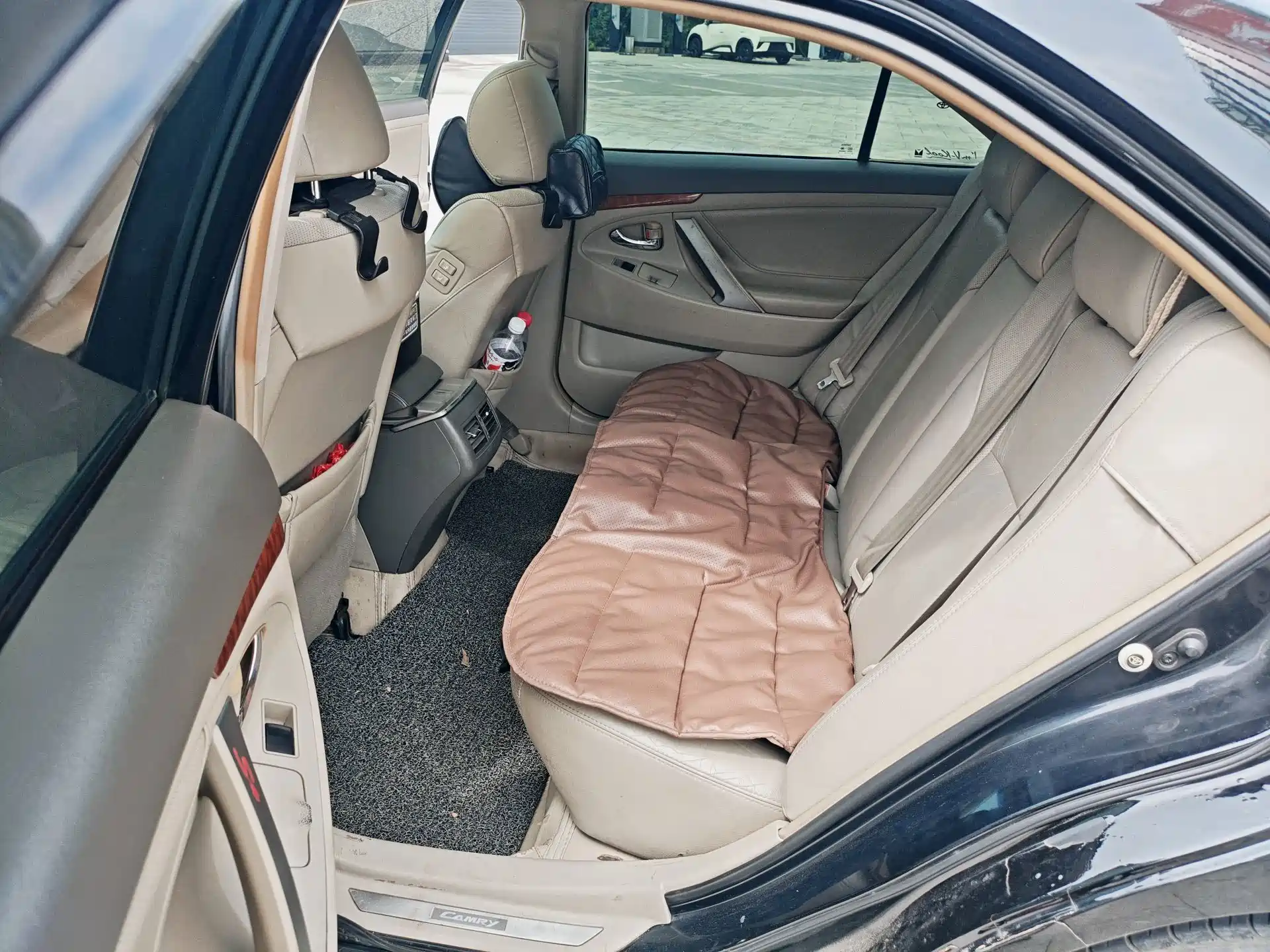 Фото 12 - Toyota Camry