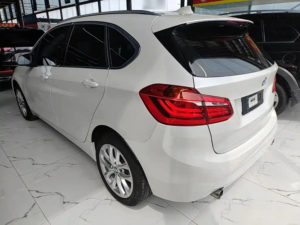 BMW 2 Series Touring 2018 2016 220i Leading Model