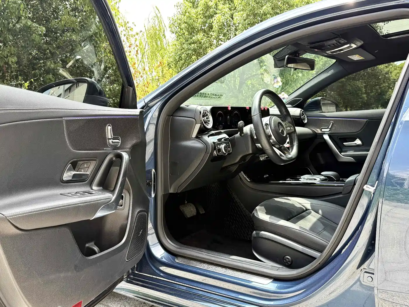 Mercedes-Benz A-Class 2019 A 200 L Sport Sedan фото 8